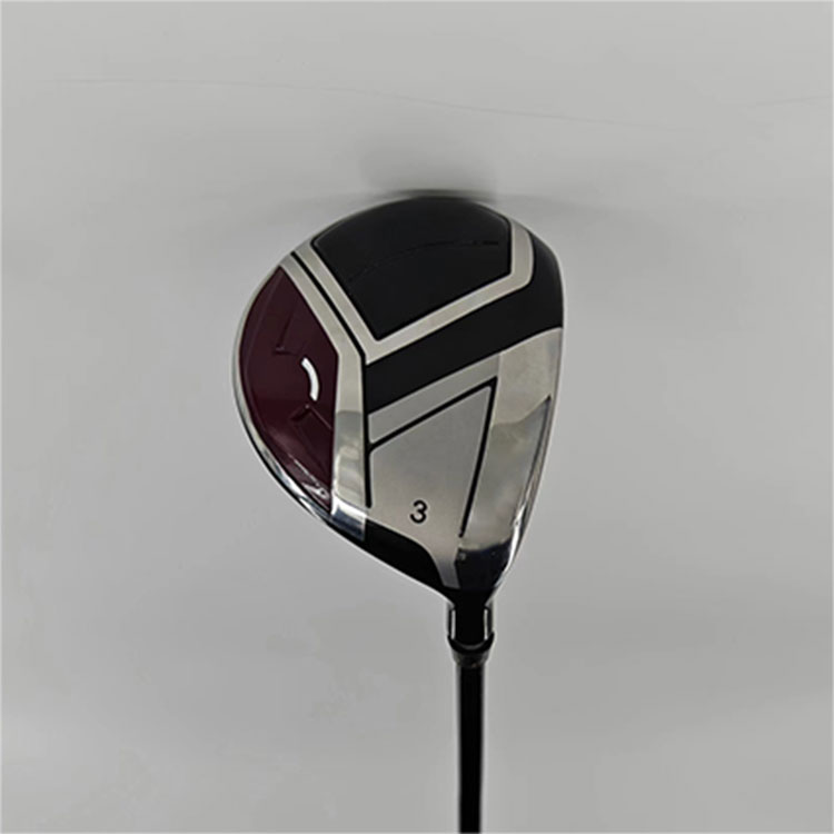 3 Woodi golfiklubi